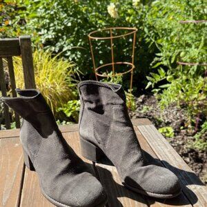 Aquatalia weather resistant suede booties